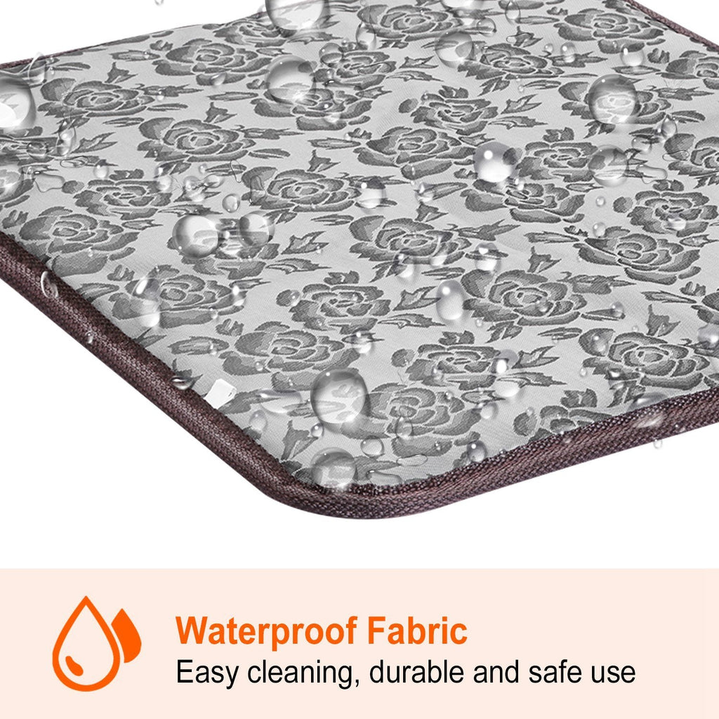 PawandLuna pet heating pad waterproof fabric close-up with water droplets